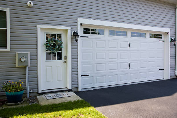 24/7 Emergency Garage Door Panel Replacement experts in Wilderness Rim, WA